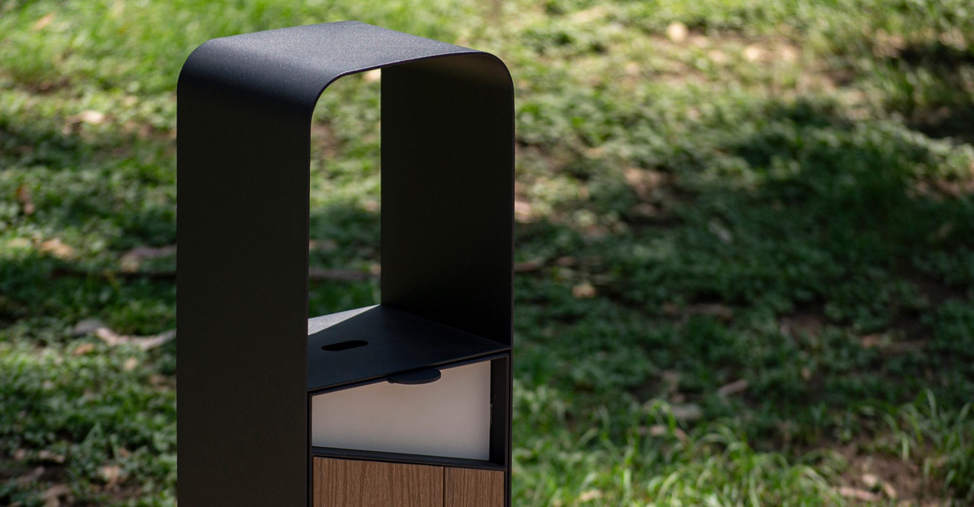 paramento_mobiliario-urbano_banner_producto_basurero_spazza_cane_03